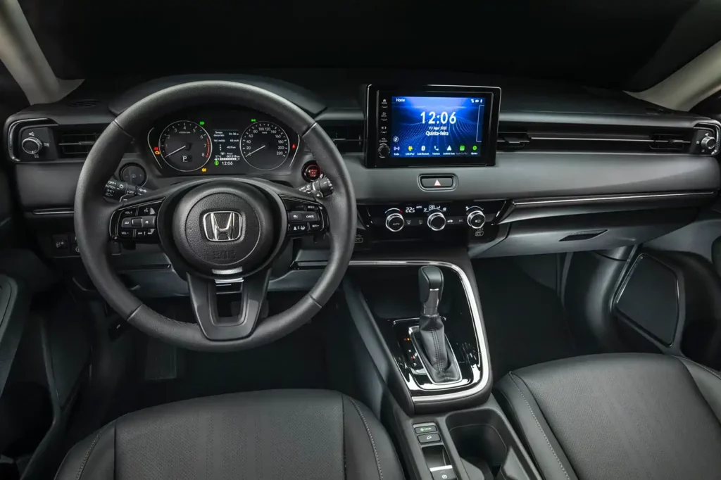 Visão interna do Honda HR-V 2025